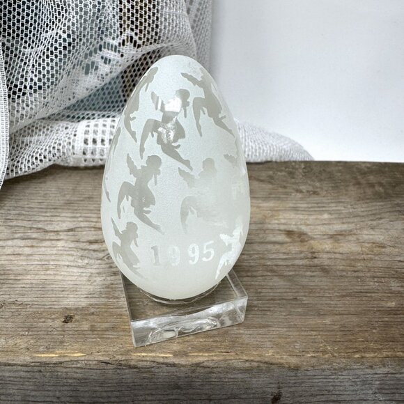Frosted Art Glass Egg Paperweight 1995 Pilgrim's Egg Collection - Picture 2 of 7